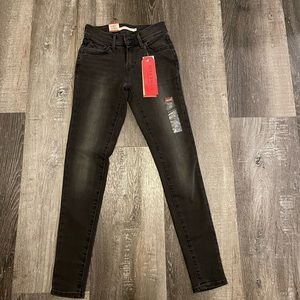 Levi’s 710 Super Skinny 24x28